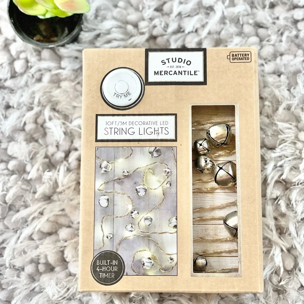 New with tags 10 Ft LED STRING LIGHTS w/ BUILT IN 4 HR TIMER battery operated